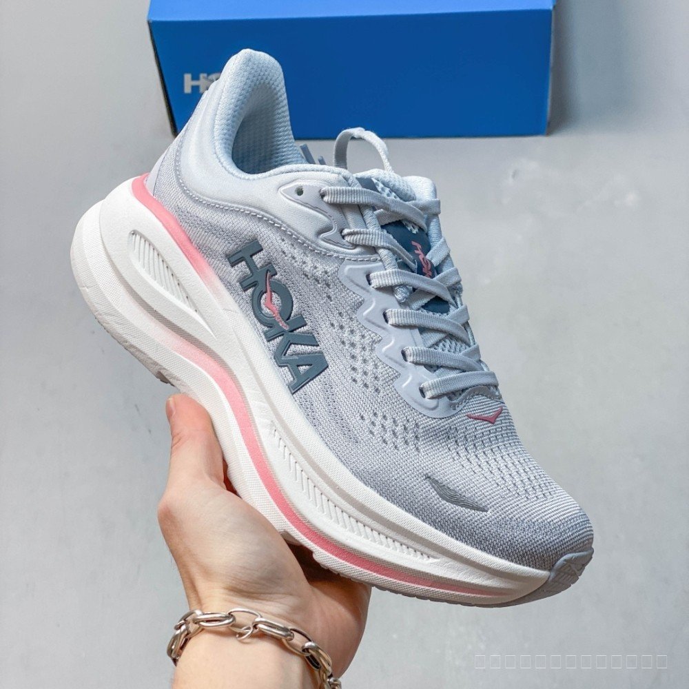 Hoka Bondi 9 รองเท้าวิ่งสําหรับผู้ชายและผู้หญิงรองเท้าผ้าใบ Unisex คู่ตาข่ายกันกระแทก AH7P 47MC