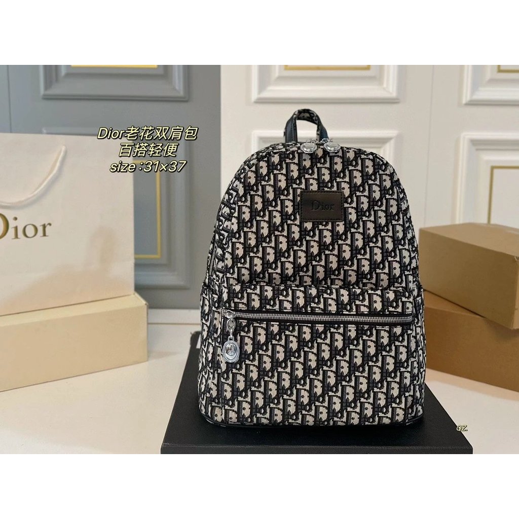 ซีดี Dior dio
ขนาด: 31 x 37
กระเป๋าเป้
สไตล์ Contour Preppy เรียบง่าย พนักงานต้อนรับสูง
กระเป๋าซิปด้