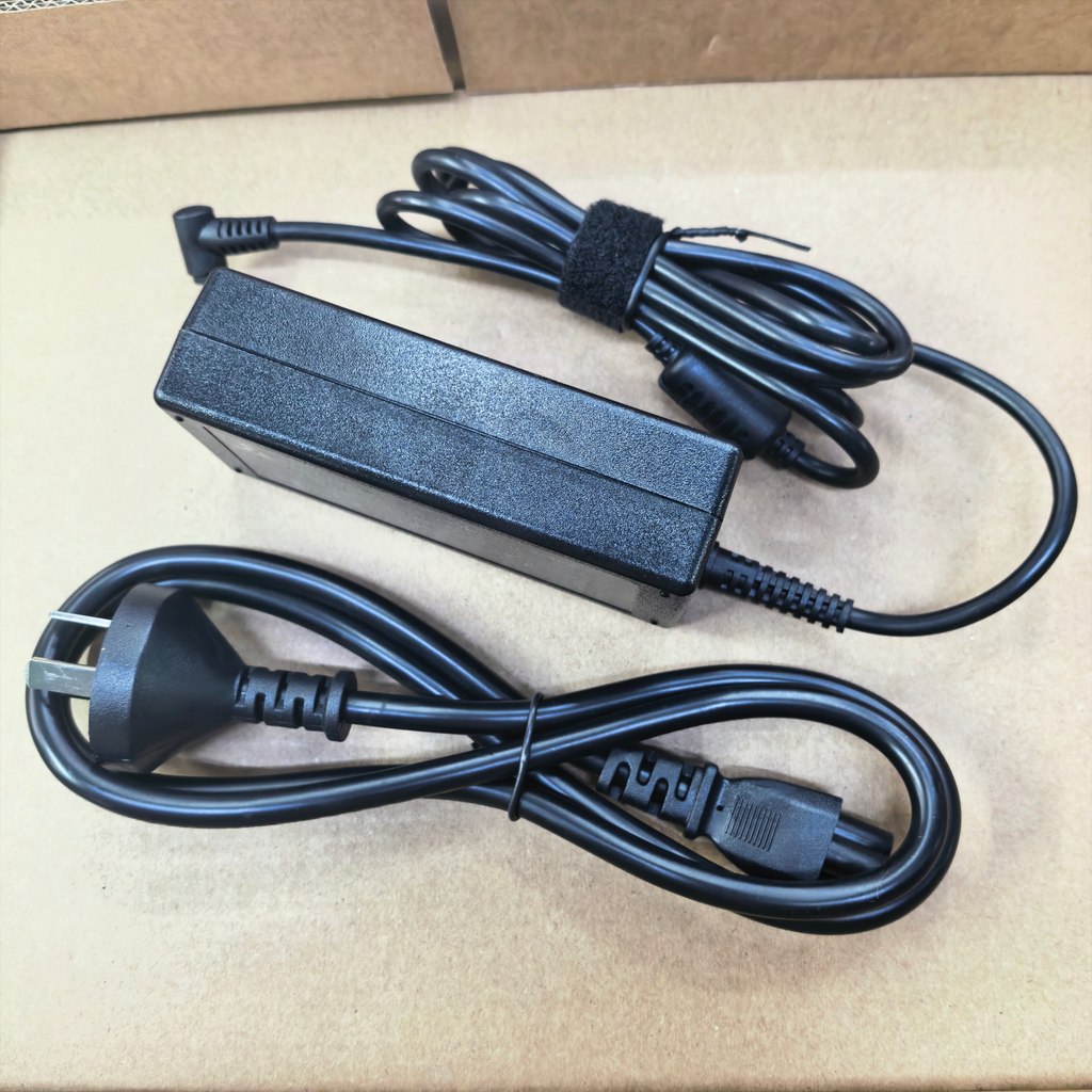 เหมาะสําหรับ Fujitsu โน้ตบุ๊คแท็บเล็ต Q702 Q704 Q735 Q736 Q737 775 ชาร์จแหล่งอะแดปเตอร์