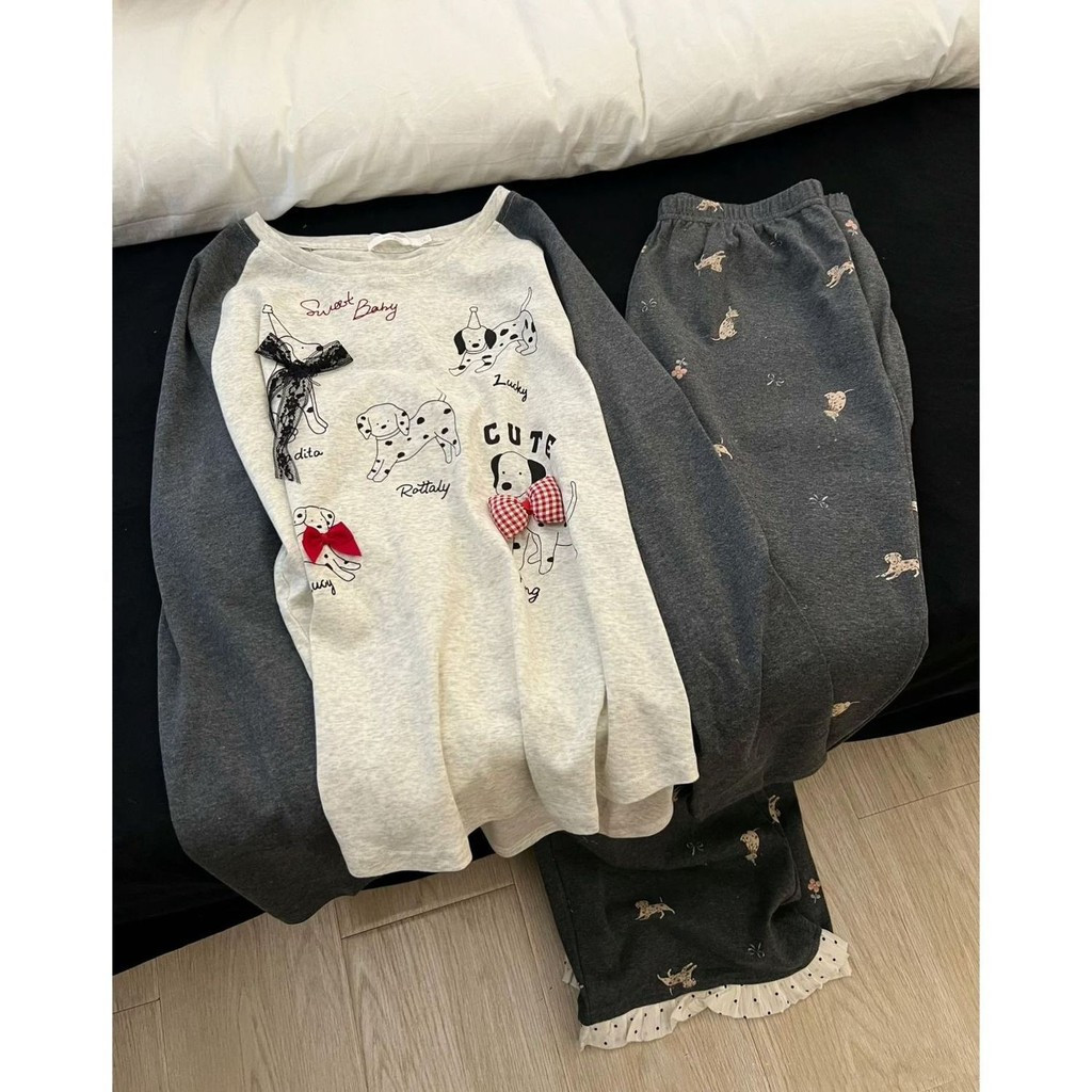 ชุดนอนสตรีแขนยาวสองด้าน ออกแบบรอบคอดีไซน์สำหรับฤดูใบไม้ร่วงและฤดูหนาว .material กำมะหยี่ พร้อมไซส์เพ