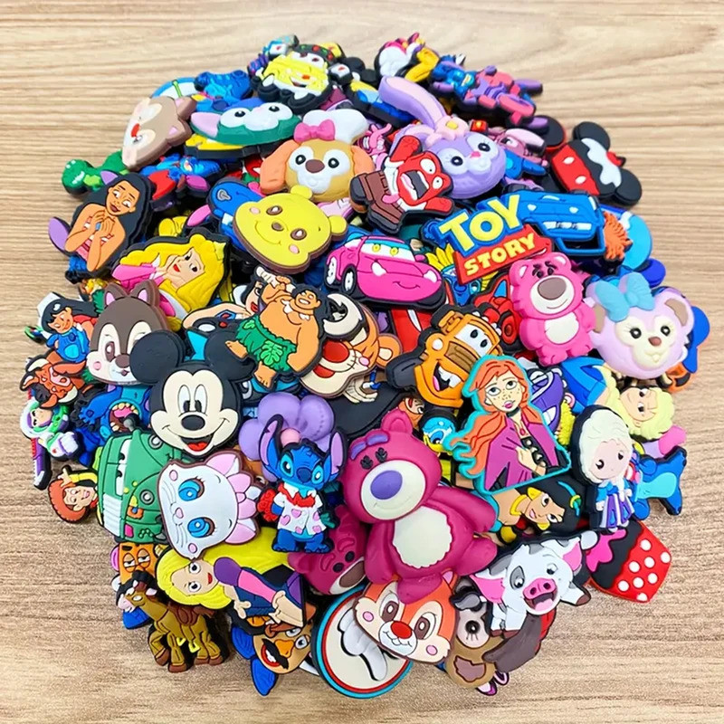 สุ่ม 10-100 ชิ้น MINISO Disney Series รองเท้า Charms สําหรับพวงกุญแจรองเท้าแตะกระเป๋าชายหาด, DIY รอง