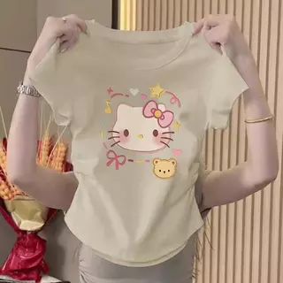 【กรุงเทพจัดส่งสินค้า】เสื้อยืดผู้หญิงคอกลมแขนสั้นสไตล์y2kพิมพ์ลายตัวอักษรแฟชั่นใหม่ฤดูร้อนครอปมีรอยยับด้านข้างทรงสลิมฟิตส