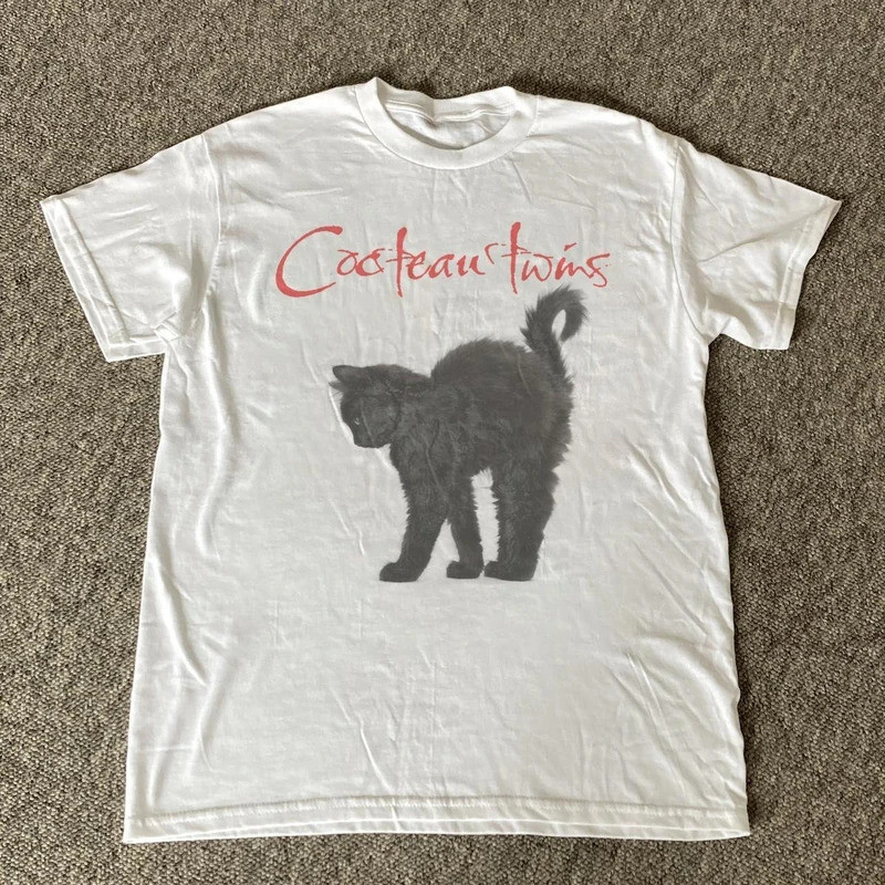 เสื้อยืด Cocteau Twins เสื้อยืดสีขาวของวง Cocteau Twins สำหรับผู้ชายและผู้หญิง แขนสั้น คอกลม ผ้าฝ้าย เสื้อยืดผู้ชาย