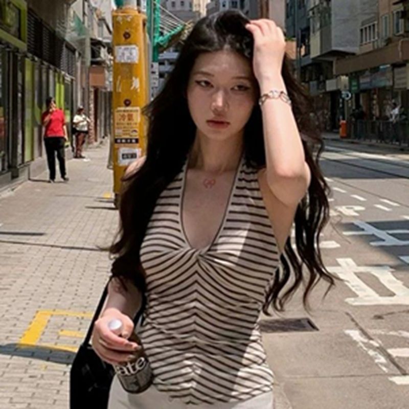 French Halter V คอผูกปมลาย Camisole ผู้หญิงฤดูร้อนสไตล์ใหม่แฟชั่น Slim-fit Slimmer ดูสวมใส่ด้านนอกสา