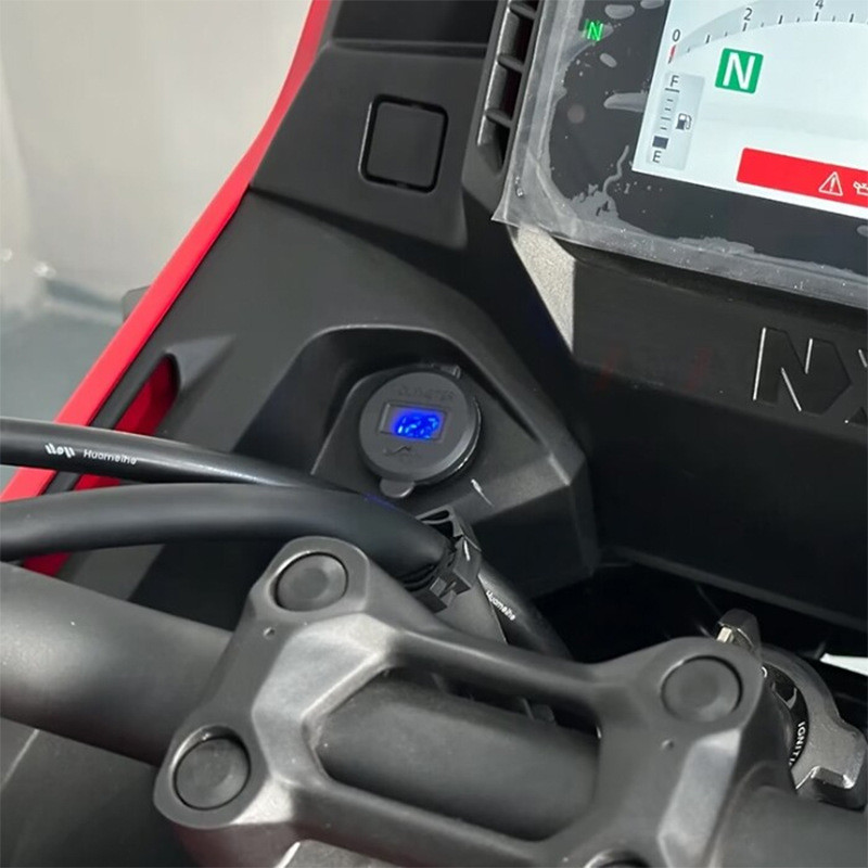 Honda NX400/NX500 ปี 2024–2025 สำหรับรถจักรยานยนต์ที่ปรับแต่งแล้ว อุปกรณ์ชาร์จ USB แบบชาร์จเร็วสำหรั
