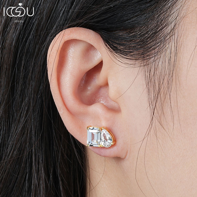 IOGOU ชุบทอง 6x8 มม.มรกต & 5x8 มม.Pear Cut Cubic Zirconia ต่างหูสตั๊ด 2 หินเรขาคณิตออกแบบประกาย Elegant คลาสสิกเครื่องประดับของขวัญสําหรับผู้หญิงทุกวันสวมใส่ครบรอบ