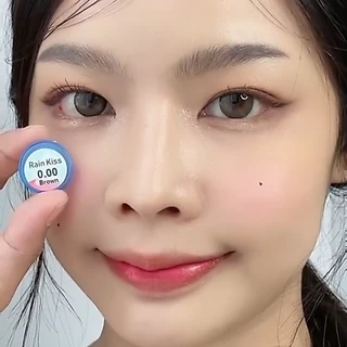 คอนแทคเลนส์ Luxzylens Rain Kiss ขนาดใหญ่กว่าตาดำนิดหน่อย