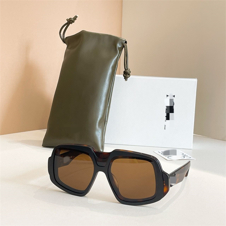 PQ4Z LW//. New sunglasses in European and American style, same style as worn by internet celebrities