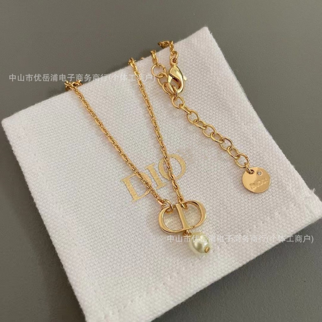 คู่รุ่น Dijia D Home Letter CD พู่สร้อยคอมุกหญิงแฟชั่น Glossy Pig Nose Premium Clavicle Chain yyy8.2