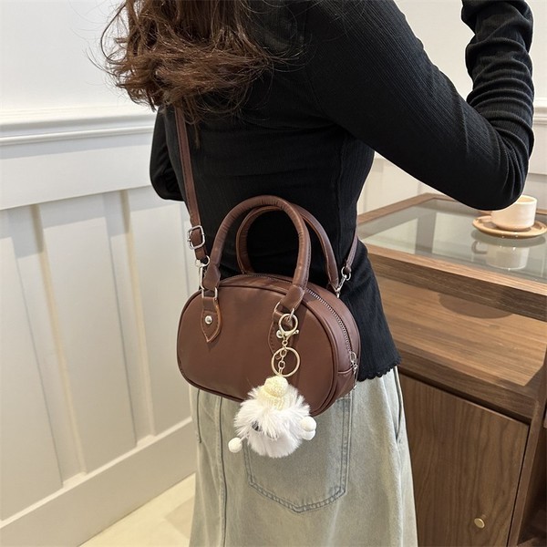 perota brand กระเป๋า cecelle กระเป๋าโบว์ลิ่งผู้หญิงกระเป๋า Messenger แฟชั่นเรียบง่ายแมตช์ชุดง่ายบุคล