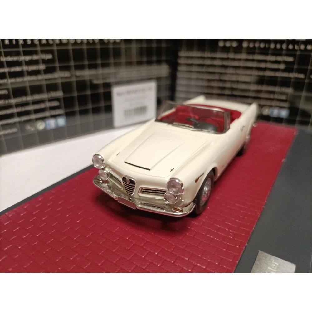 Matrix 1 43 Alfa Romeo Convertible รุ่น Alfa Romeo 2600 Spider White