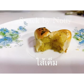 ขนมเปี๊ยะนมสด รับหิ้วจากเอสเบเกอรี่หมู่บ้านเศรษฐกิจ ทุกวันจันทร์ - เสาร์