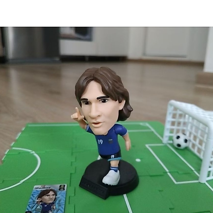 (385)  Lionel Messi Fifa world cup 26 Ballers+Juan Roman Riquelme