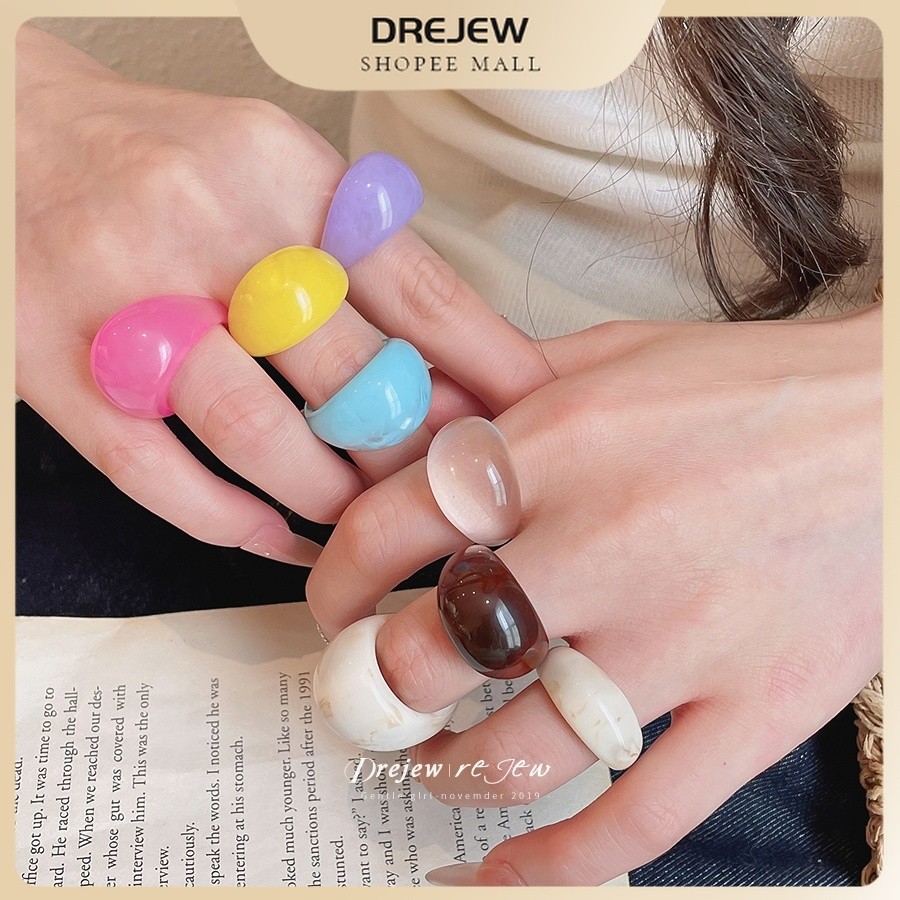 DREJEW แหวนเรซินหน้าเรียบหลายสี ชุด4ชิ้น แหวนผู้หญิง ดีไซน์เรียบง่าย สไตล์หวาน สามารถสวมซ้อนได้