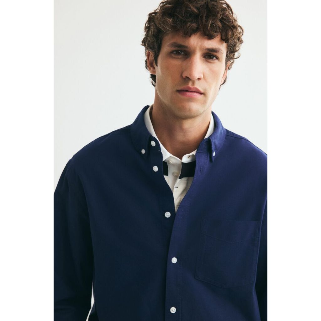 H&M(เอชแอนด์เอ็ม) เสื้อเชิ้ต Oxford แบบ Regular Fit ผู้ชาย 1257417_16