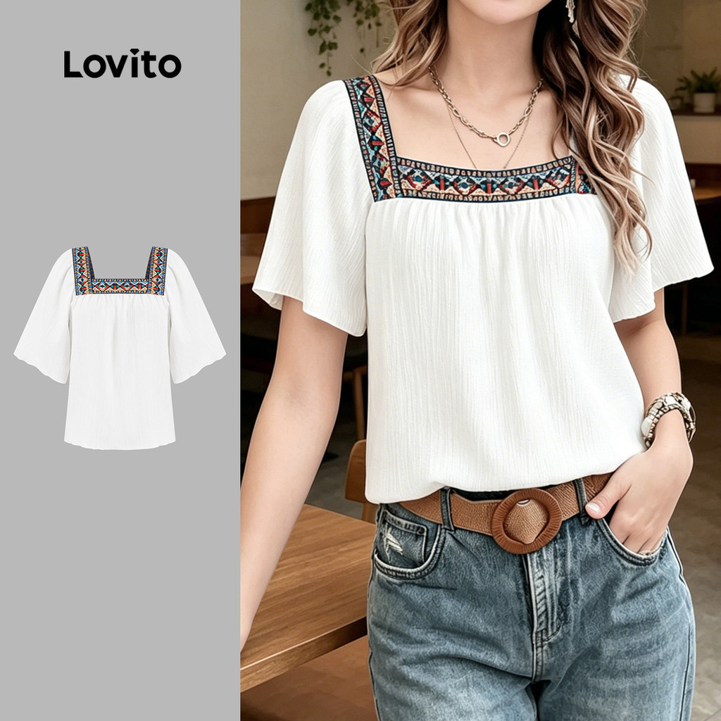 (New Arrival) Lovito โบโฮ เสื้อเบลาส์ระบายคอกระดุมคอเสื้อตัดกัน เสื้อเบลาส์สีขาวฤดูใบไม้ผลิ/ฤดูร้อน สําหรับผู้หญิง LK7ED863