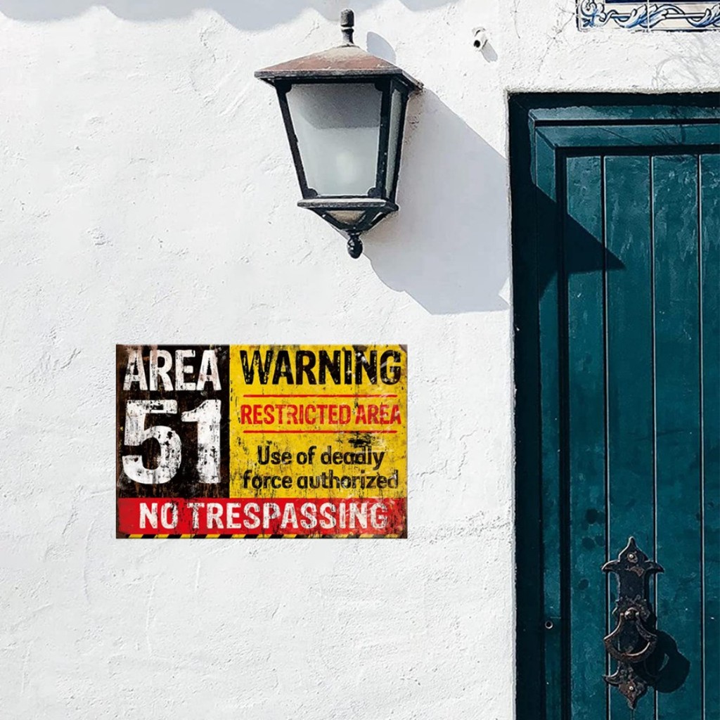 HelloYoung Vintage Metal Wall Decor Plate Zone 51 Danger Warning No Trespassing Sign สําหรับในร่มกลา