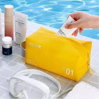 กระเป๋าเก็บของ PVC เจลลี่ผิวด้าน กันน้ำ100% มี4แบบ กระเป๋าเครื่องสำอาง อาบน้ำ ชายหาด ยืนรูปป้องกันรั่ว พกพาเที่ยวฟิตเนส