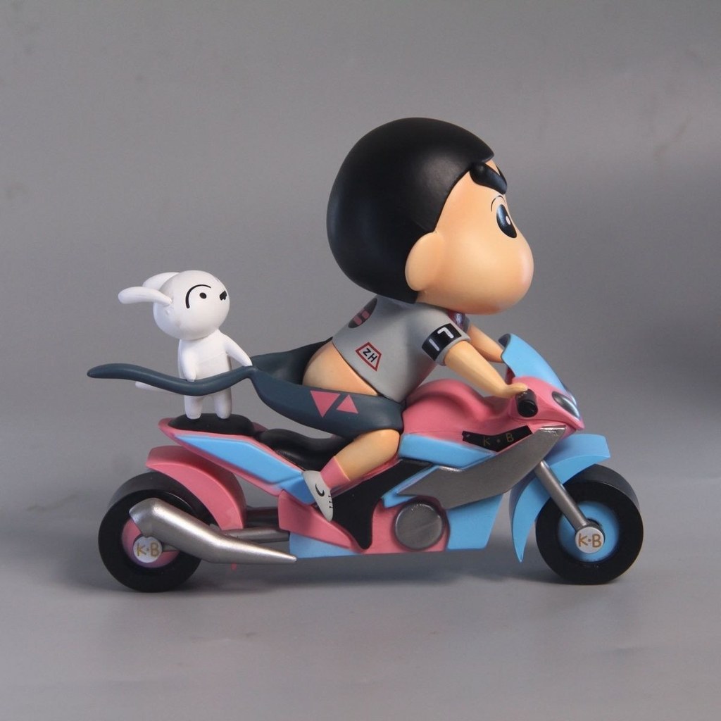 Crayon Shin-Chan เครื่องประดับรถจักรยานยนต์ของเล่นร้อน Crayon Shin-Chan รถจักรยานยนต์ Crayon Shin-Ch