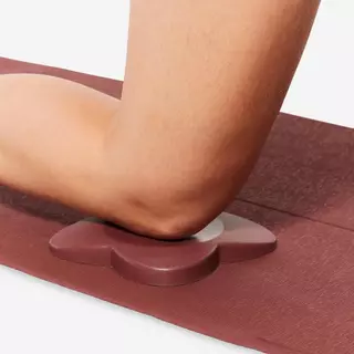 Decathlon Yoga Knee & Wrist Pad แผ่นรองหัวเข่าและข้อมือขณะเล่นโยคะ (1 ชิ้น) - Brown