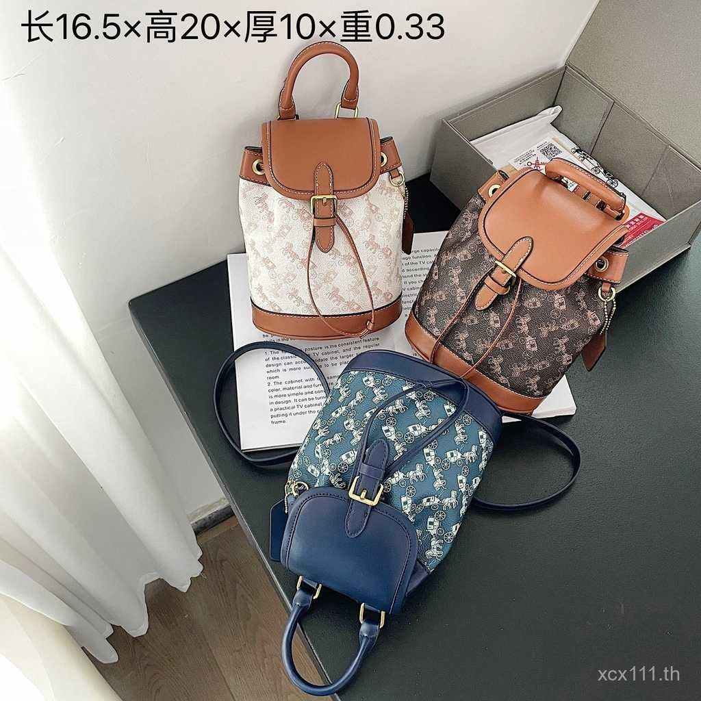 2026Coach backpack/Coach bag กระเป๋าผู้หญิง กระเป๋าสายตายาวตามอายุ กระเป๋าเป้ผู้หญิง กระเป๋าเดินทาง 