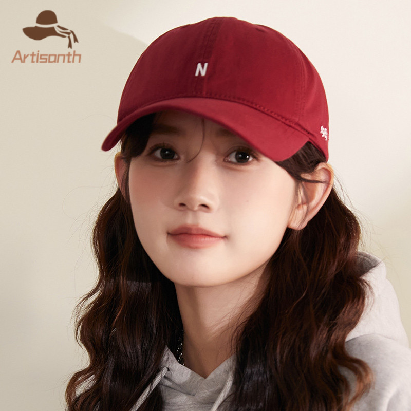 ส่งเร็ว💥หมวกเบสบอล ปัก“N”เล็กตัวอักษร สีไวน์ ย้อนยุค สไตล์เกาหลีเรียบง่าย ที่มีหน้าเล็กและปีกกว้างล้าง คุณภาพสู