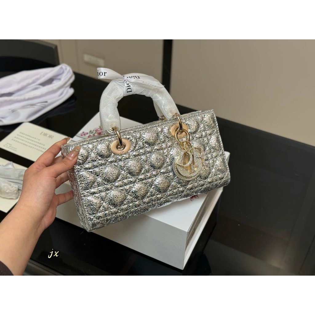 DIOR DIOR lady Vertical Version กระเป๋า DIOR