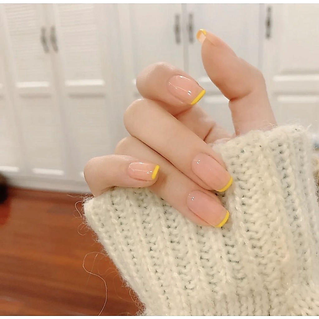 【พร้อมส่ง】เล็บปลอม ถอดออกได้ ความยาวปานกลาง ถอดออกได้ สไตล์ฝรั่งเศส DIY 24 ชิ้น ต่อกล่อง R060
