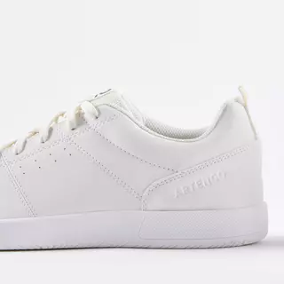 Decathlon Men'S Tennis Shoes รองเท้าเทนนิสผู้ชายสำหรับพื้นสนามหลายประเภท รุ่น Essential - White