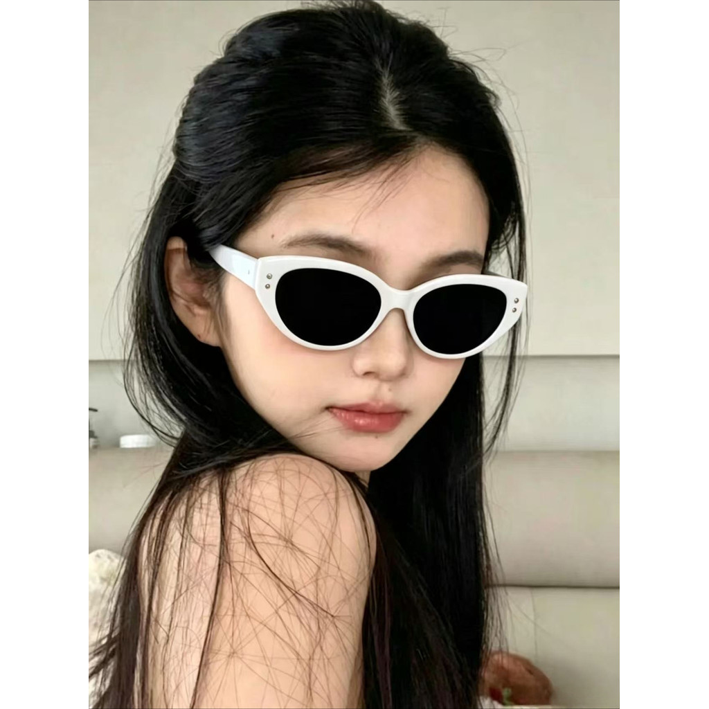 Retro Cat Eye สีดําและสีขาว Panda แว่นตากันแดดผู้หญิงเกาหลีรุ่นอินเทรนด์ Instagram อินเทอร์เน็ตดารา 