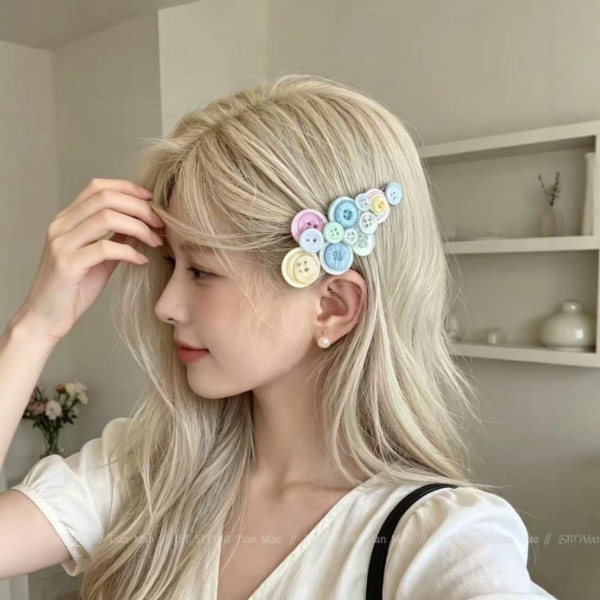คลิปหน้าม้าผู้หญิงหวานกิ๊บติดผมปุ่มสีสันสดใส