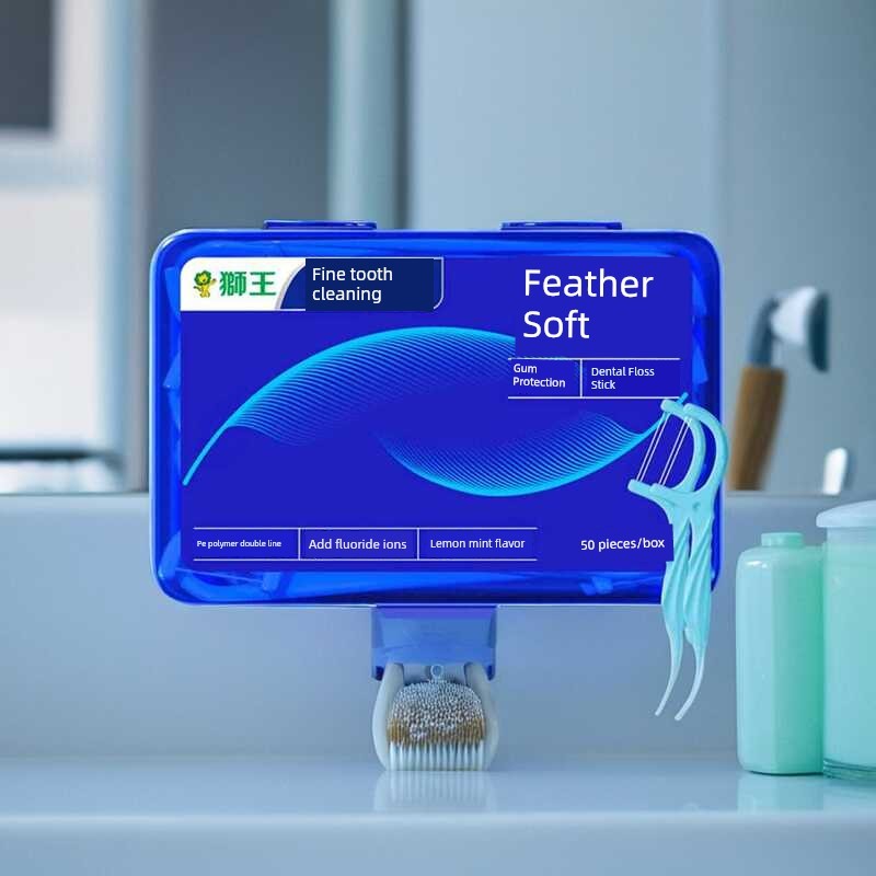 ไหมขัดฟัน dental floss Lion King Fine-Tooth Clean Feather Soft Gum Care Double-Floss Floss Stick Fam