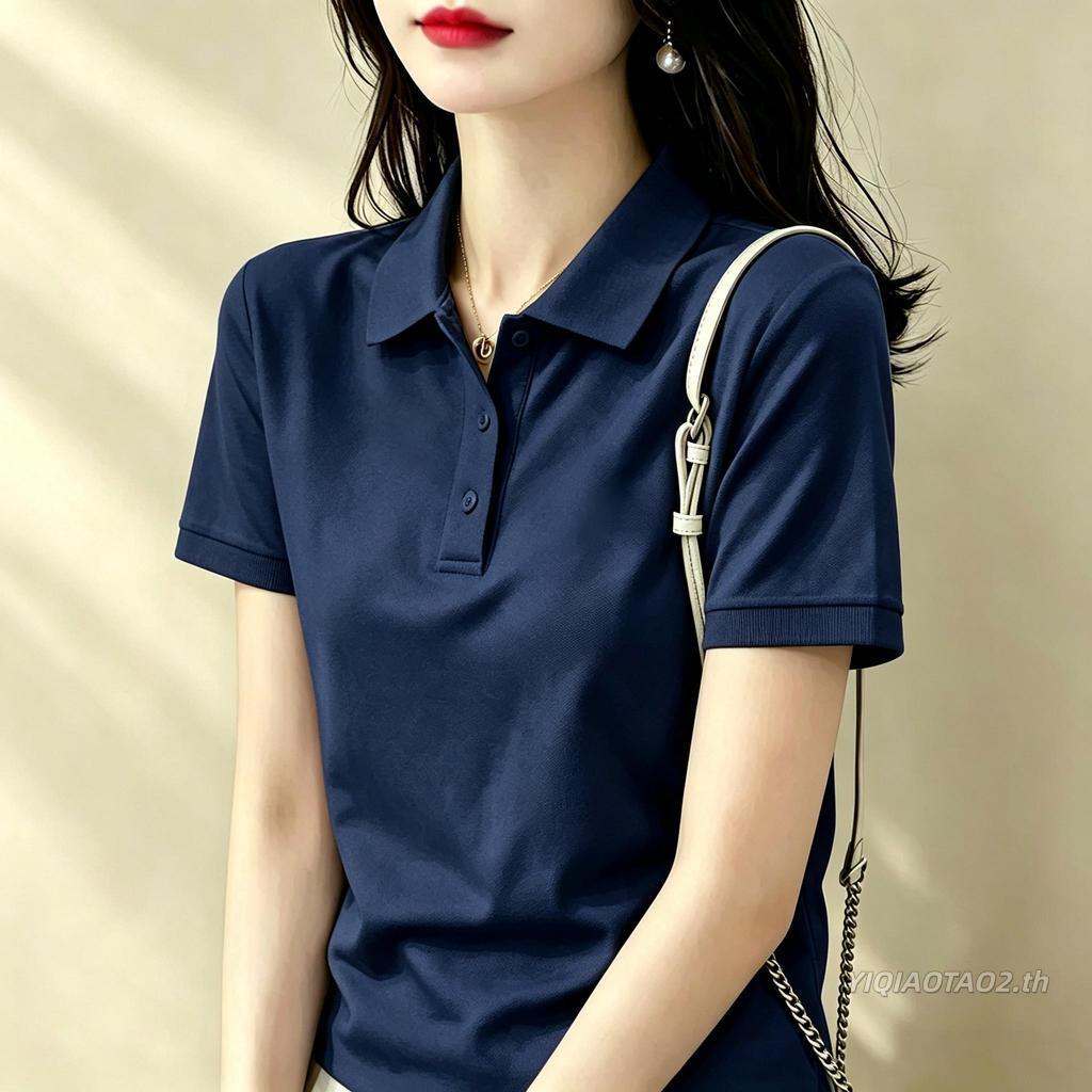 เสื้อคอปกโปโลผู้หญิงสีดำแขนสั้น ลายพิมพ์สุนัขการ์ตูนน่ารักสไตล์คาวาอิ สวมใส่สบายไม่อึดอัด เนื้อผ้าคุณภาพดีไม่บางโปร่ง เห