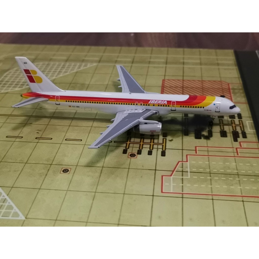 [สต๊อกพร้อม] SKY400 1/400 Spain Iberia Air Iberia B757-200, EC-HIX พร้อมบรรจุภัณฑ์เดิม แบรนด์นี้คือส