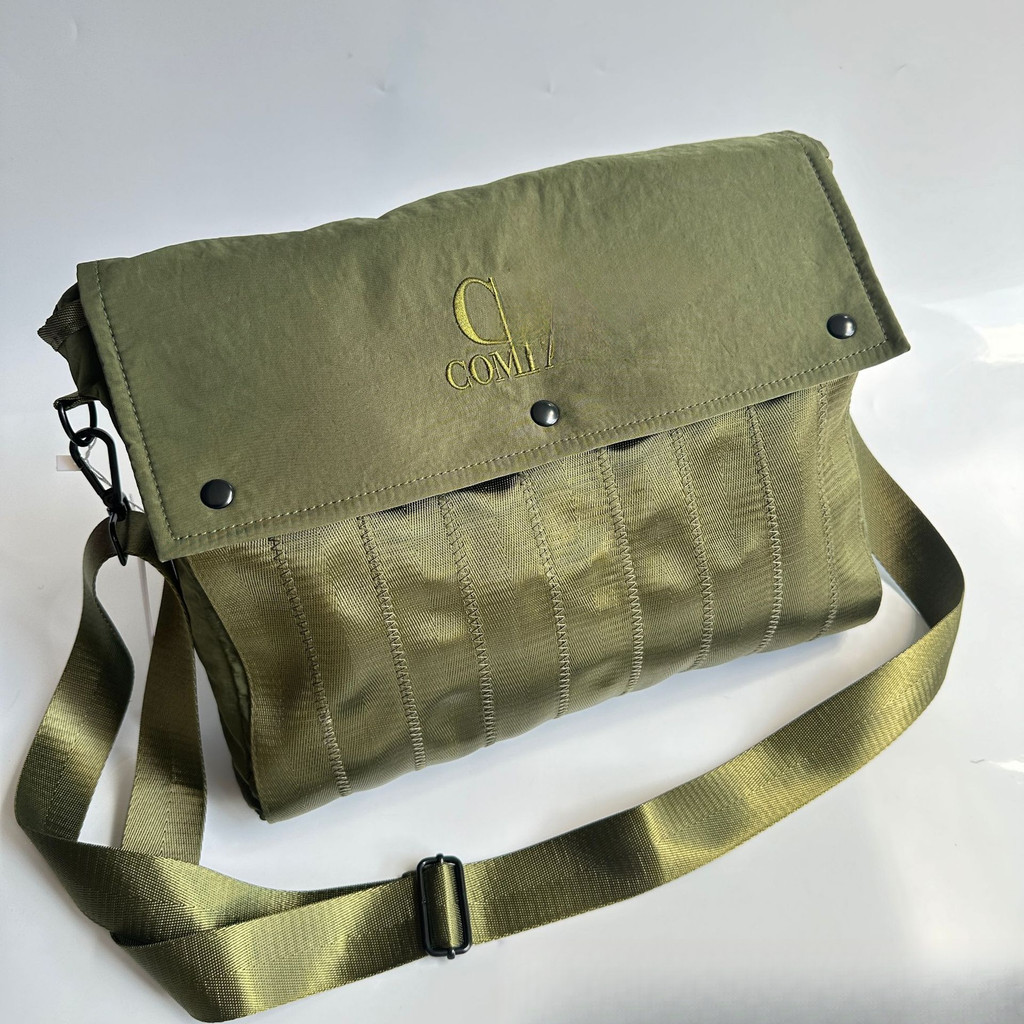 2025 สินค้าใหม่ผู้ชาย Messenger Bag ปัก Flap Messenger Bag [cxJ]
