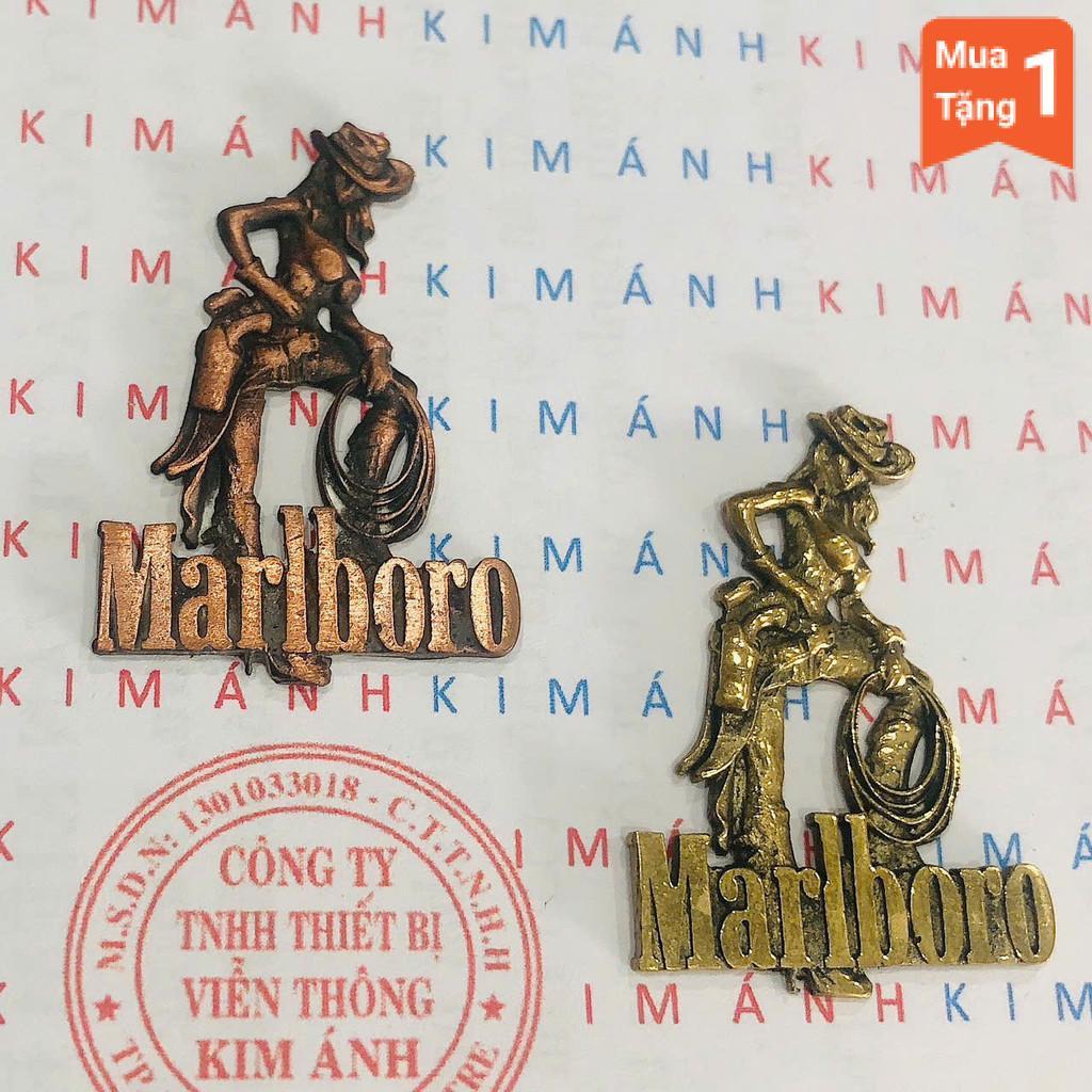 สติ๊กเกอร์ Zip po ตกแต่ง Eblem พร้อมธีม Marlboro Girl ถือสตริง วัสดุ Solid Brass สินค้าอเมริกันมาตรฐ