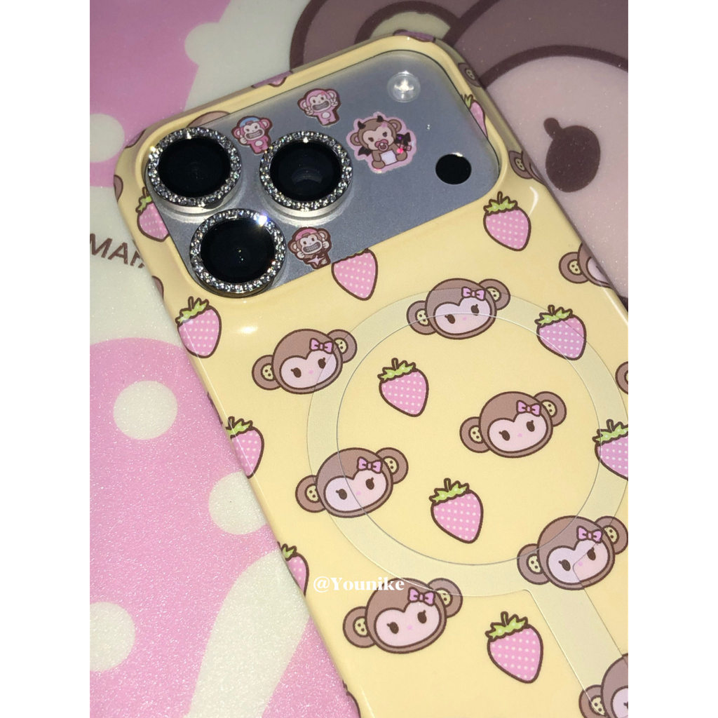 สไตล์เกาหลี ins สาวน่ารักสตรอเบอร์รี่ลิงน้อยเหมาะสําหรับ iphone17pro/17promax เคสป้องกัน Apple 16 เคสโทรศัพท์ 16promax เคสป้องกัน 15 กันกระแทก 13/14 เคส 11/12/12promax/17air