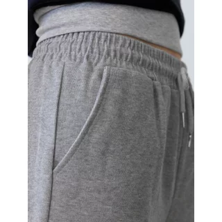 [Pomelo] กางเกงขาสั้นผ้าคอตตอนแต่งระบาย / Ruffle Hem Shorts
