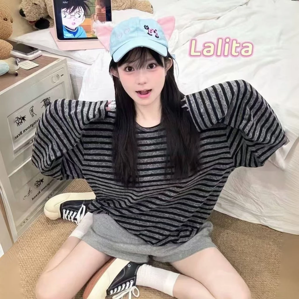 ส่งไวจากไทย ลายทาง คอกลม เสื้อยืดลําลอง สไตล์ย้อนยุคแบบอเมริกัน👚Lalita