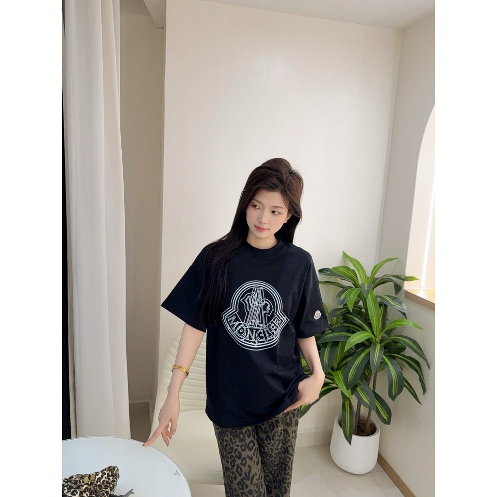 Moncler/Moncler/2026 คลาสสิกรอบคอแขนสั้นเสื้อยืดผู้ชายผู้หญิงสไตล์หลวม Basic ผ้าฝ้าย 100% ออกแบบที่ก