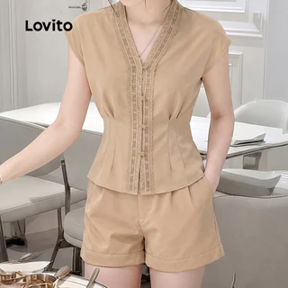 (New Arrival) Lovito ชุดกางเกงขาสั้นลําลองผู้หญิง ชุดกางเกงขาสั้นสีกากีแบบติดกระดุม สําหรับฤดูใบไม้ผลิ/ฤดูร้อน SHK8P1D536