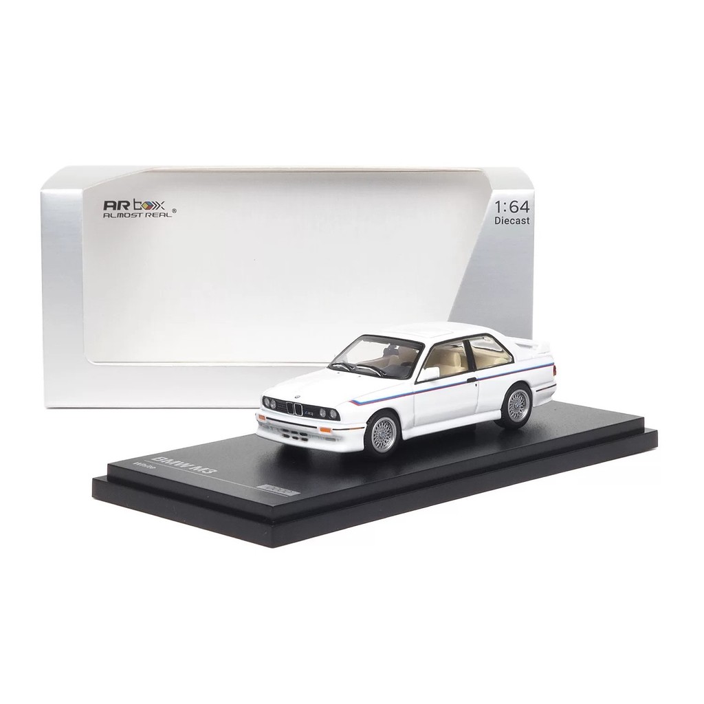 ARbox 1/64 BMW M3 (E30) สไตล์ หมายเลข:630102001 ชื่อ: BMW M3 (E30) -สีขาว 1/64 จีน: BMW M3 (E30) สีข