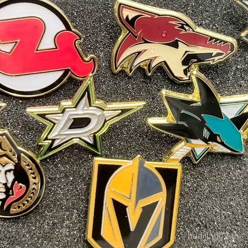 NHL Ice Hockey ที่ระลึก NHL ทีมสินค้าคอลเลกชันของขวัญคอลเลกชันสินค้า Ice Hockey ตกแต่งเข็มกลัด LDEK