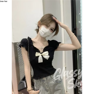 Glassy Sky 💖พร้อมส่ง💖เสื้อไหมพรม แขนสั้น น่ารักที่สุด ดีเทลสีพาสเทล แถวเข็มกัดโบว์ ขอบหยักๆ เสื้อผ้าแฟชั่นผู้หญิง E342