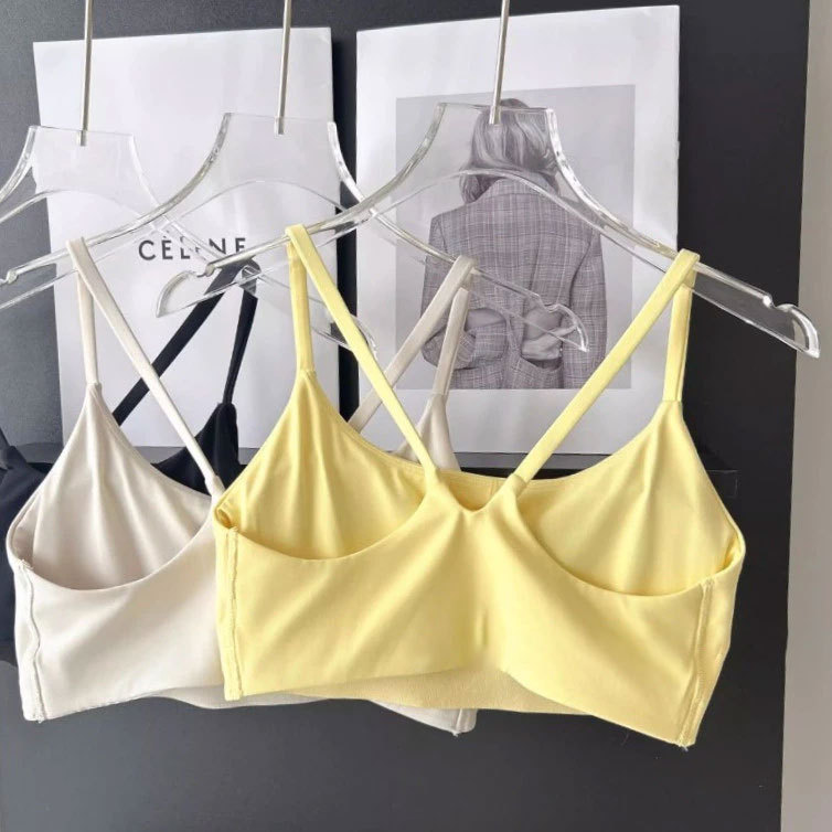 【MAGGIEYOGA】สปอร์ตบราสบายเปลือยความรู้สึกสูงตีกลับบางสาย V ความงามกลับโยคะเสื้อกั๊ก