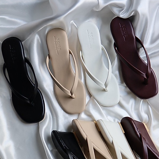 YOURSHOES O15 (เท้าอวบ +1ไซส์*) / รองเท้าส้นสูง 2นิ้ว รองเท้าหูหนีบ รองเท้าหนังนิ่ม