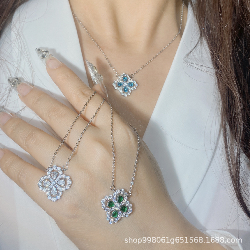 Versa Jewelry 22 สินค้าใหม่ PT950 ทองคําขาวจี้โคลเวอร์สี่ใบหญิงเพชรเต็มโซ่กระดูกไหปลาร้าสร้อยคอสดขนา