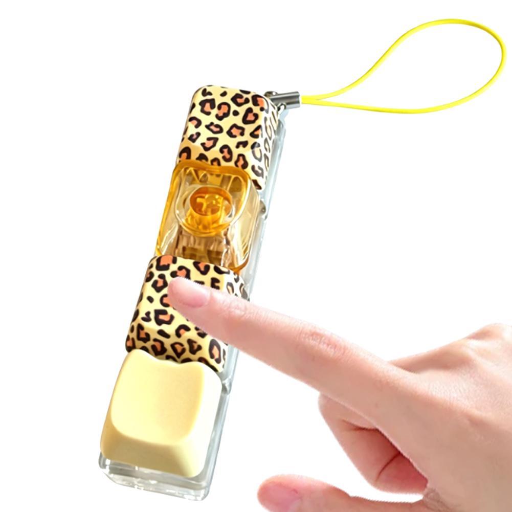 Mini Geek Leopard Keycap Fidget พวงกุญแจของเล่นความเครียดบรรเทา Clicker Fidget คีย์บอร์ดสําหรับสํานั