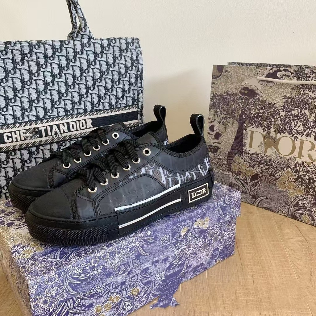 SW8T รองเท้าส้นแบนคู่ d รองเท้าผ้าใบสไตล์ใหม่ Letter Gauze Film 2026 Top Shoes Middle Board Breathab