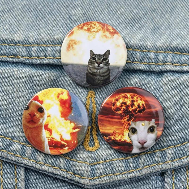 พื้นหลังระเบิด Influencer meme Meme Cat Tinplate เข็มกลัดการ์ตูน Tabby Cat Big White Cat Badge อุปกร